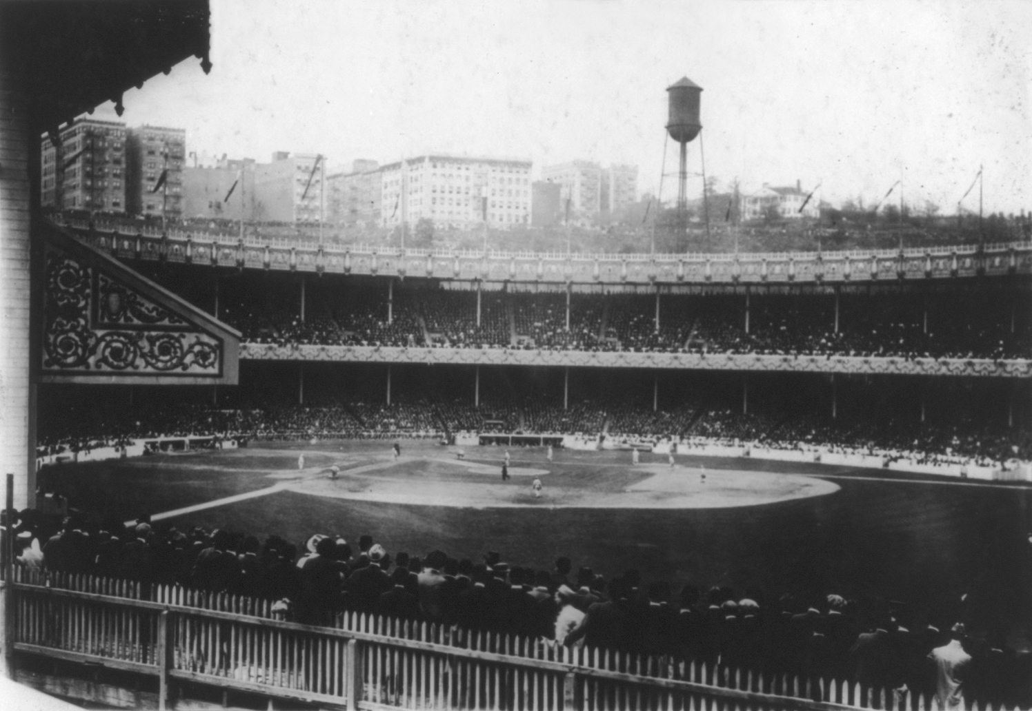 giants-polo-grounds-world-series-1913