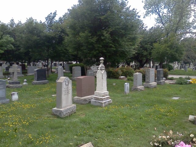 Grave of Laura and William Meldrum, Congressional Cemetery