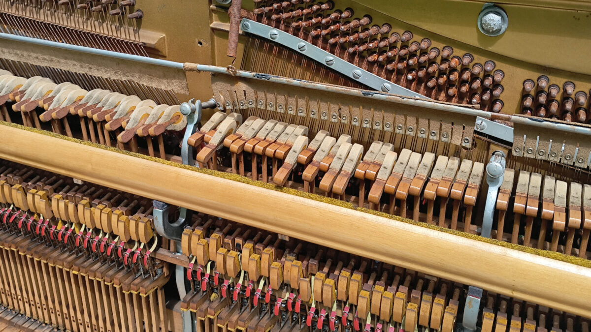 More detail of the messed up hammers