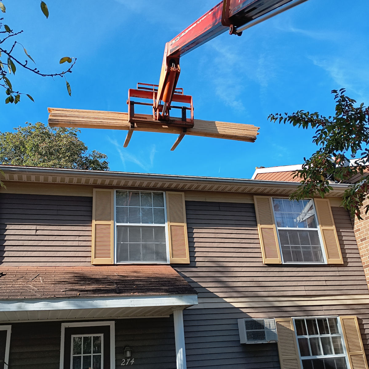 Wooden planks, suspended in the air!