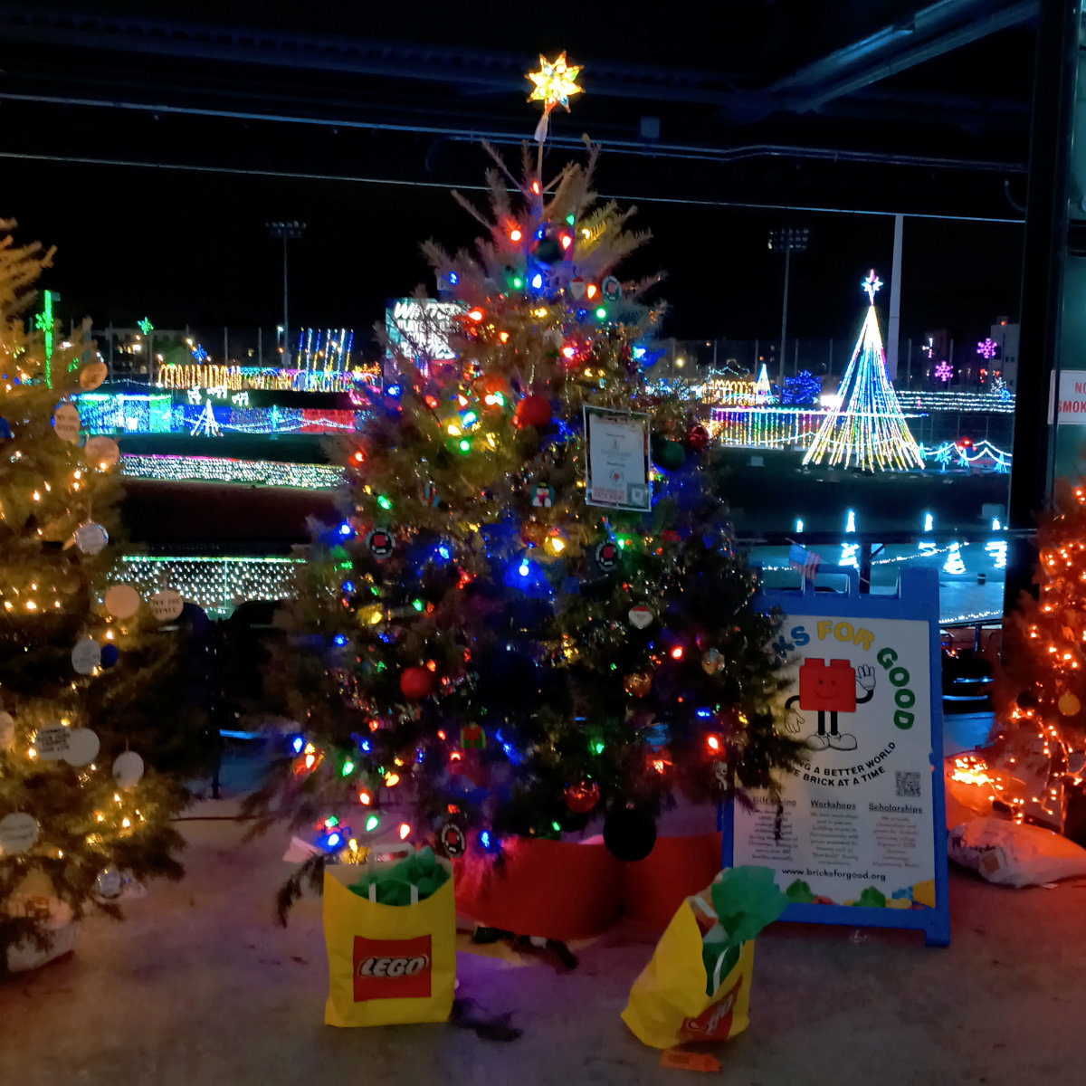 A LEGO tree! I couldn't not love a LEGO tree!